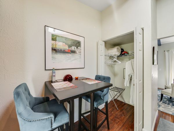 Sonoma County Home 984396