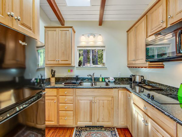 Sonoma County Home 984400