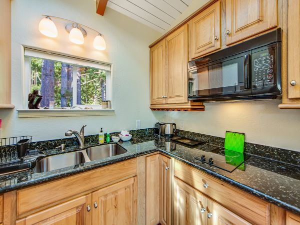 Sonoma County Home 984400