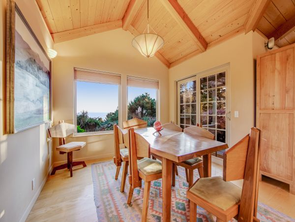 Sonoma County Home 984404