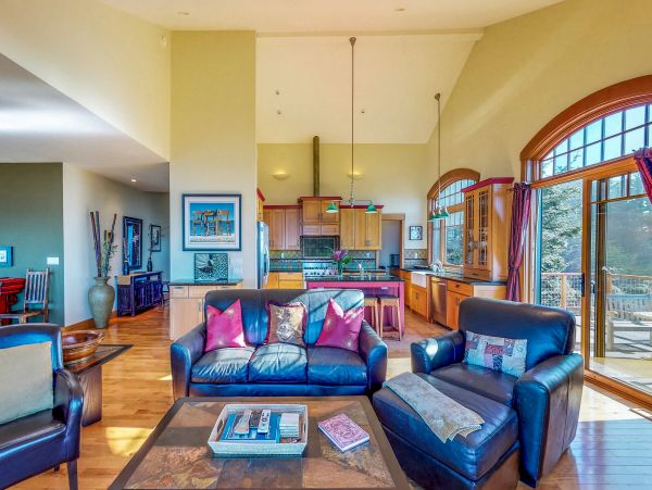 Sonoma County Home 984405