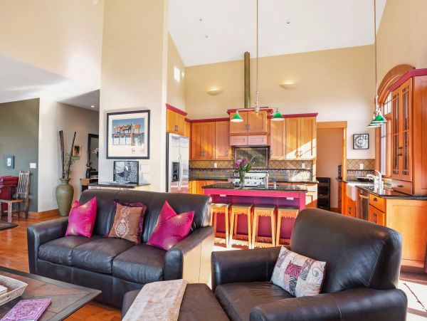 Sonoma County Home 984405