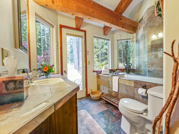 Sonoma County Home 984410