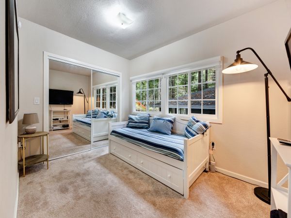 Sonoma County Home 984419