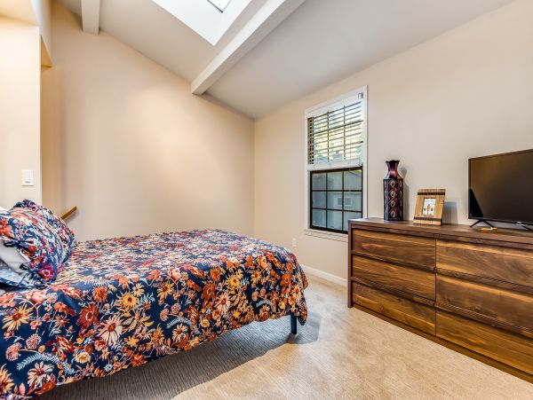 Sonoma County Home 984423