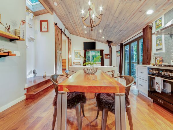 Sonoma County Home 984424