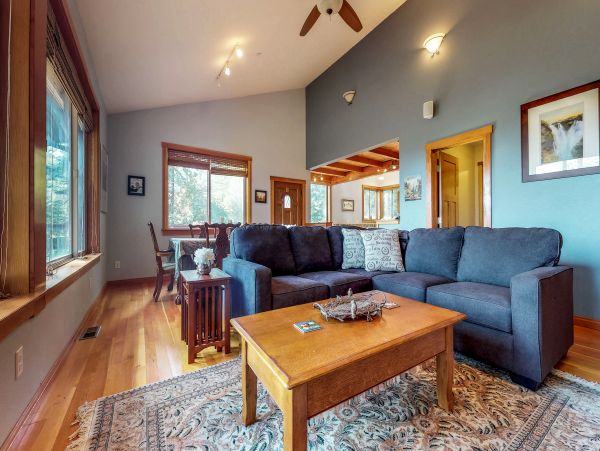 Sonoma County Home 984428