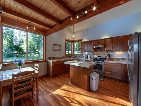 Sonoma County Home 984428