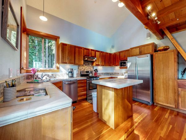 Sonoma County Home 984428