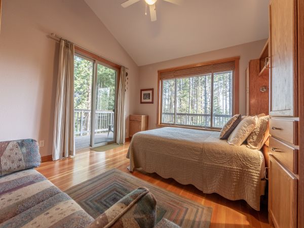 Sonoma County Home 984428