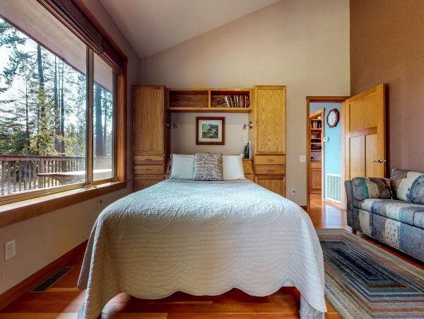 Sonoma County Home 984428