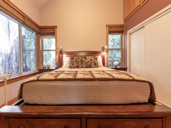 Sonoma County Home 984428
