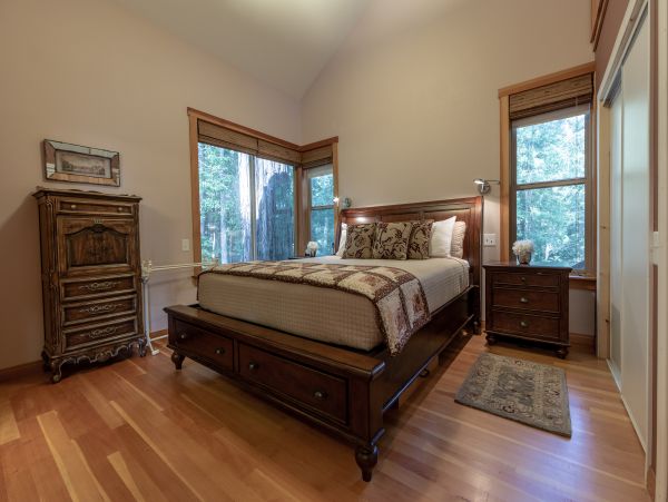 Sonoma County Home 984428