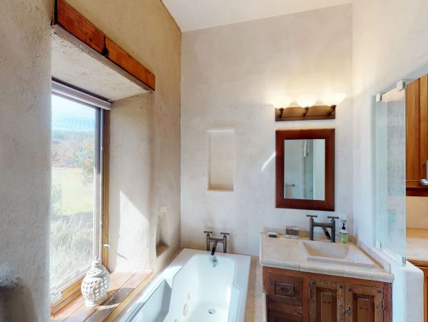 Sonoma County Home 984429