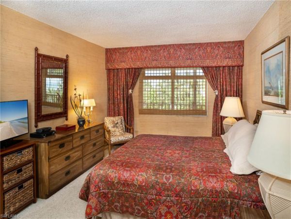 Charming Sanibel 2 Bedroom Top Floor Condo Gulf Views
