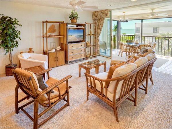 Charming Sanibel 2 Bedroom Top Floor Condo Gulf Views
