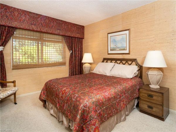 Charming Sanibel 2 Bedroom Top Floor Condo Gulf Views