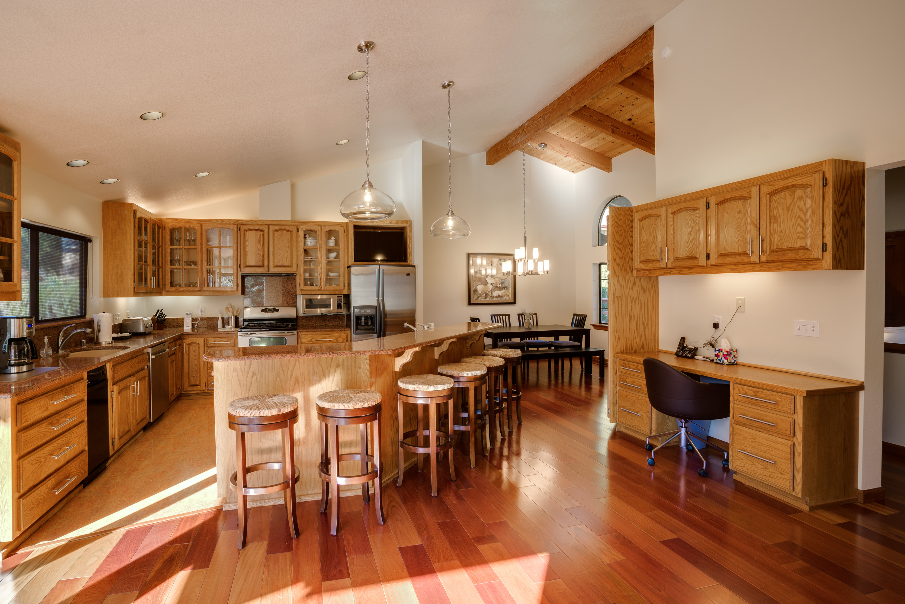 Santa Rosa Stunning 4 Bedroom Home Pool & Spa