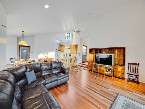 Sonoma County Home 984442