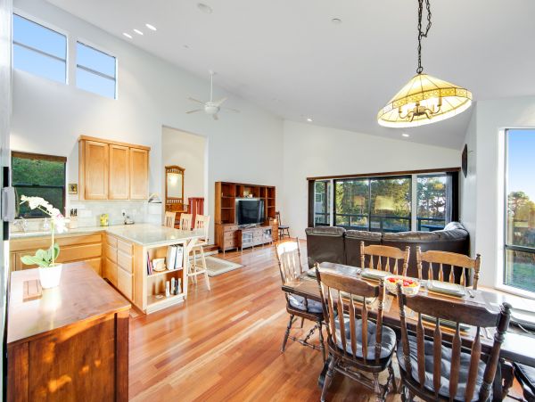 Sonoma County Home 984442