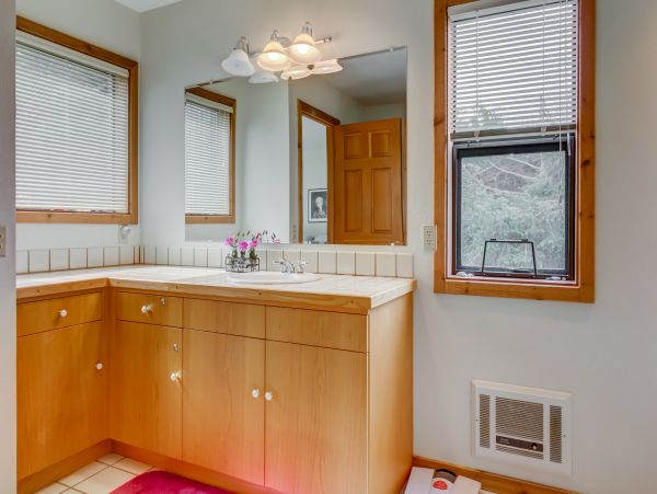 Sonoma County Home 984445