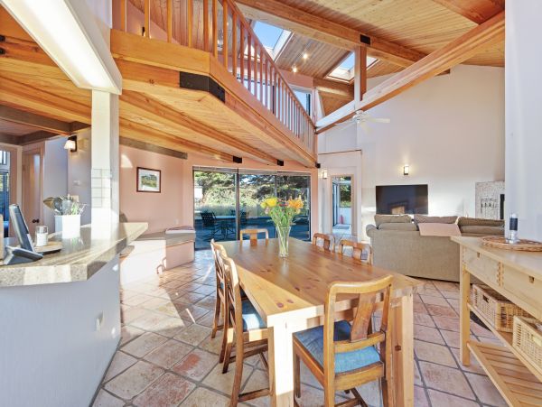 Sonoma County Home 984450