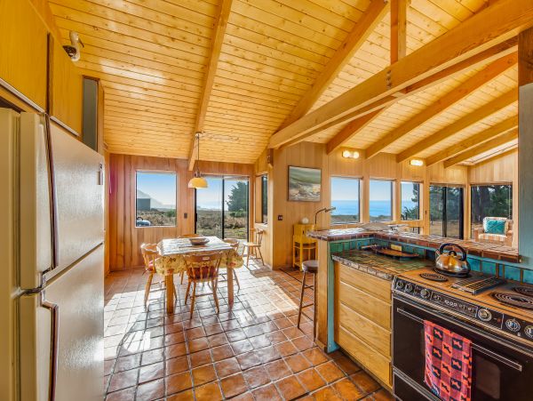 Sonoma County Home 984452