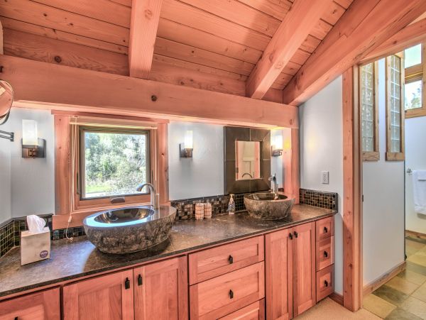Sonoma County Home 984473