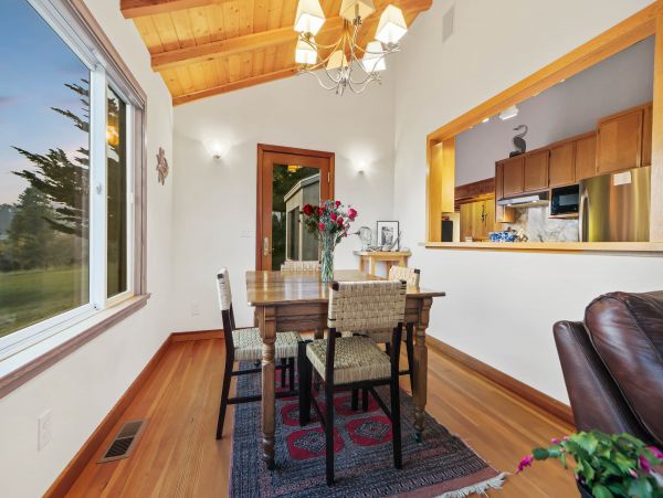Sonoma County Home 984475