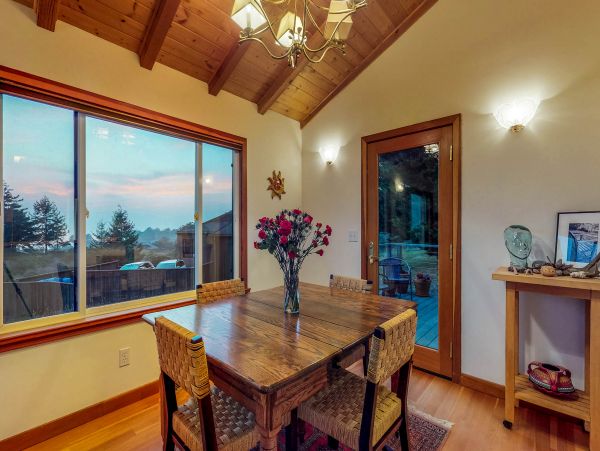 Sonoma County Home 984475