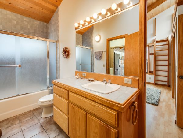 Sonoma County Home 984495