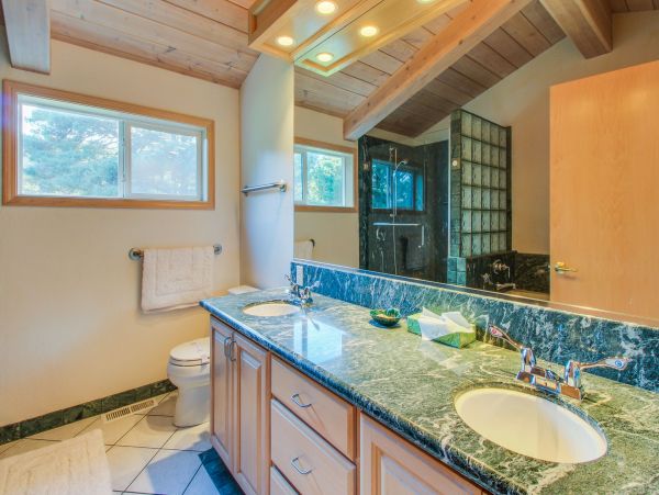 Sonoma County Home 984496