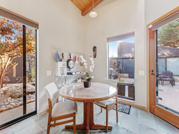 Sonoma County Home 984498