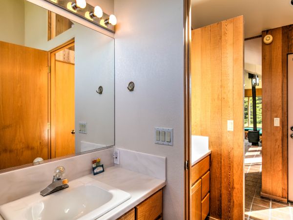 Sonoma County Home 984505