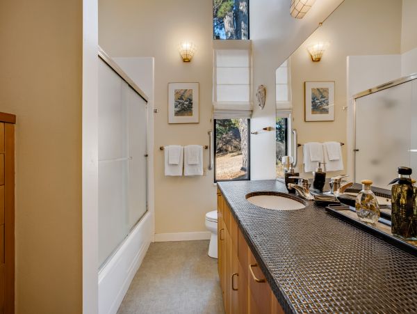 Sonoma County Home 984527
