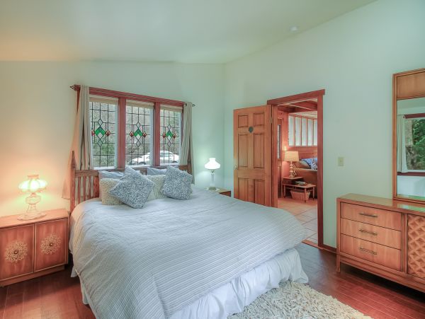 Sonoma County Home 984535