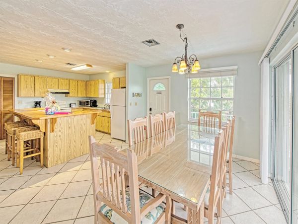 Short Walk to Beach Marathon Vacation Home Private Pool