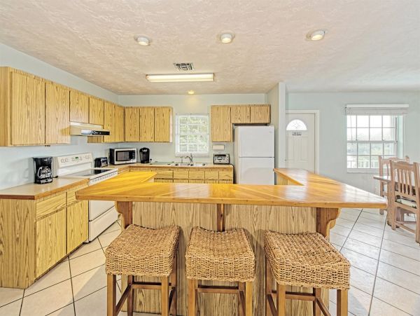 Short Walk to Beach Marathon Vacation Home Private Pool