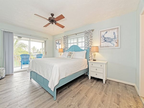 Short Walk to Beach Marathon Vacation Home Private Pool