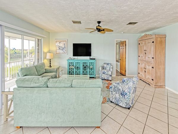 Short Walk to Beach Marathon Vacation Home Private Pool