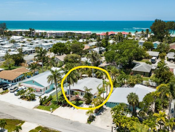 Holmes Beach Vacation Home Private Pool Short Walk To Beach