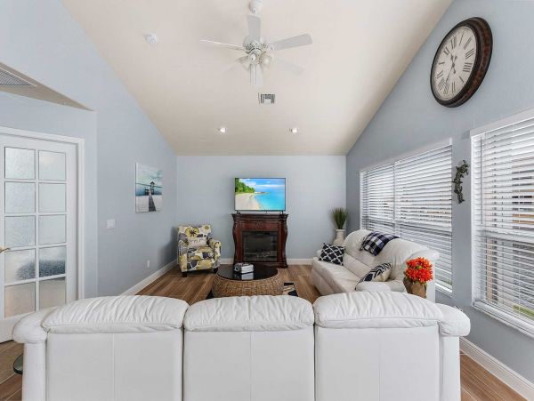 Cape Coral Canal Front 4 Bedroom Vacation Home