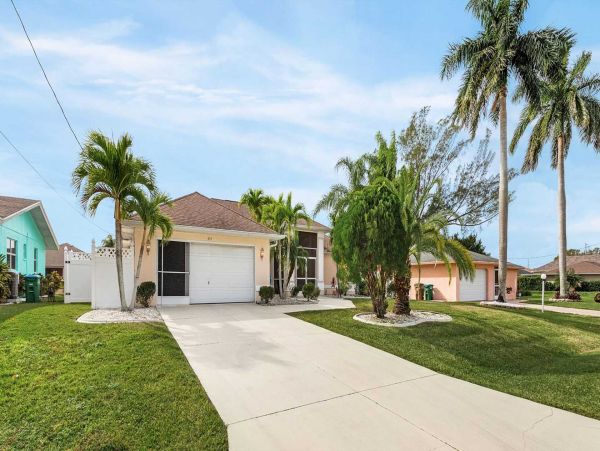 Cape Coral Canal Front 4 Bedroom Vacation Home