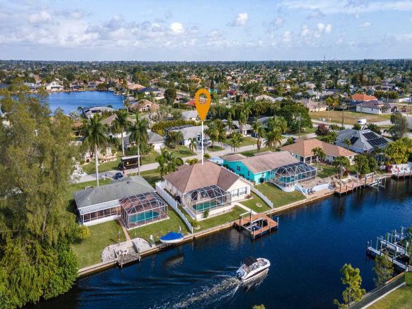 Cape Coral Canal Front 4 Bedroom Vacation Home