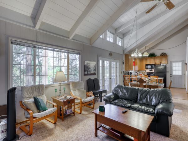 Yosemite Area Home 984554