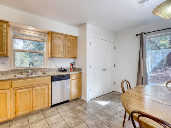 Yosemite Area Home 984556