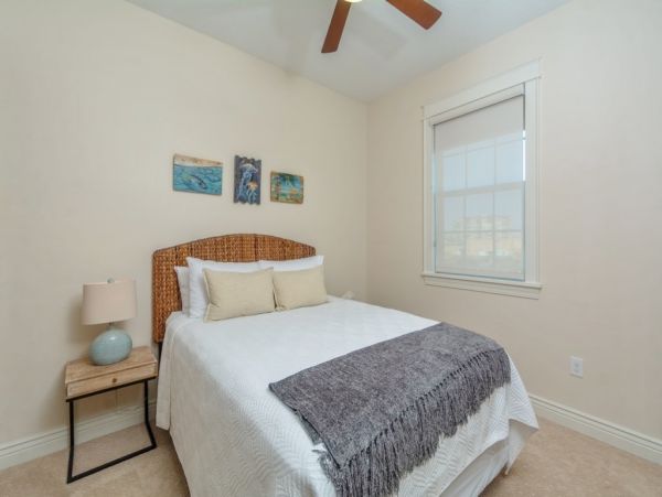 Treasure Island Beachfront Vacation Rental 6-Bedroom Gulf Coast Luxury Home with Pool