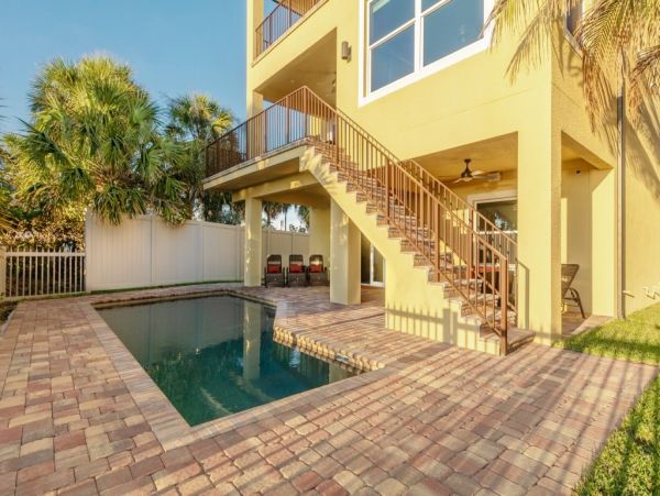 Treasure Island Beachfront Vacation Rental 6-Bedroom Gulf Coast Luxury Home with Pool