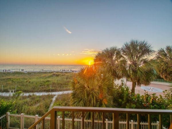 Treasure Island Beachfront Vacation Rental 6-Bedroom Gulf Coast Luxury Home with Pool