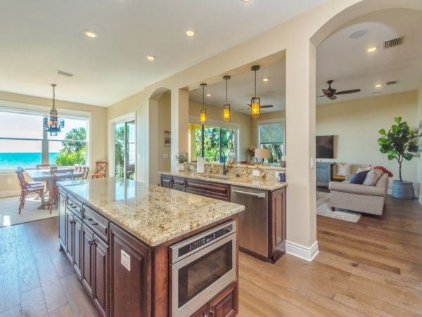 Treasure Island Beachfront Vacation Rental 6-Bedroom Gulf Coast Luxury Home with Pool